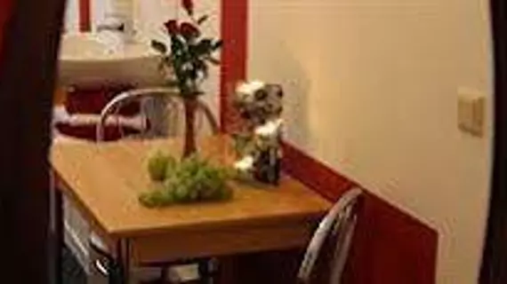 Hotel-Pension Insor | Berlin (ve civarı) - Friedrichshain-Kreuzberg - Friedrichshain