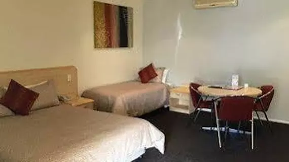 Red Bridge Motor Inn | Queensland - Woombye