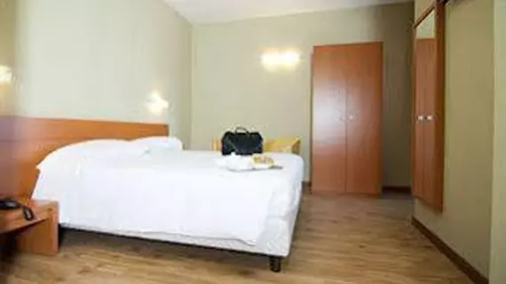 Hotel Concorde | Marche - Ancona (vilayet) - Camerano