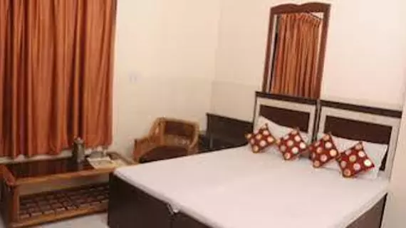 Hotel Surya Palace | Pencap - Chandigarh (ve civarı) - Chandigarh