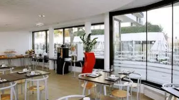 COMFORT SUITES PORT MARLY PARIS OUEST | Ile-de-France - Yvelines (bölge) - Le Port-Marly