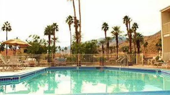 Travelodge Palm Springs | Kaliforniya - Imperial County - Palm Springs (ve civarı) - Palm Springs