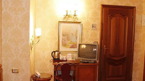 Hotel Pace Helvezia | Lazio - Roma (ve civarı) - Roma Kent Merkezi - Rione II Trevi