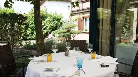 Relais De La Poste | Grand Est - Bas-Rhin (bölge) - Strasbourg (ve civarı) - La Wantzenau