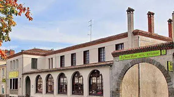 Hotel du Cheval Blanc | Nouvelle-Aquitaine - Deux-Sevres (bölge) - Cerizay