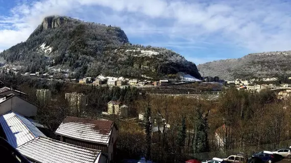 Hôtel Saint-Hubert | Bourgogne-Franche-Comte - Jura (bölge) - Saint-Claude