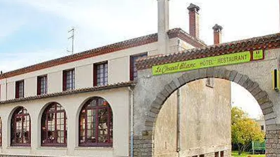 Hotel du Cheval Blanc | Nouvelle-Aquitaine - Deux-Sevres (bölge) - Cerizay