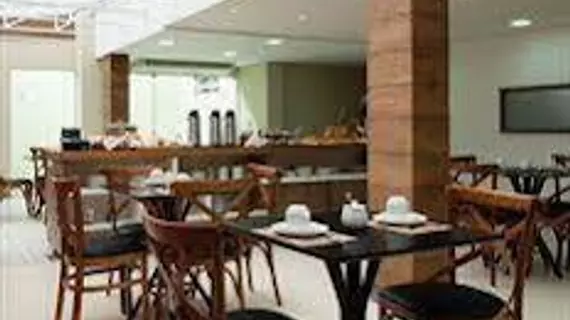 Garibaldi Business Hotel | South Region - Rio Grande Do Sul (eyalet) - Porto Alegre (ve civarı) - Porto Alegre - Floresta