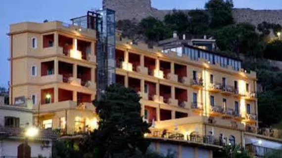 Hotel Sole Castello | Sicilya - Messina (vilayet) - Taormina Sahili - Taormina