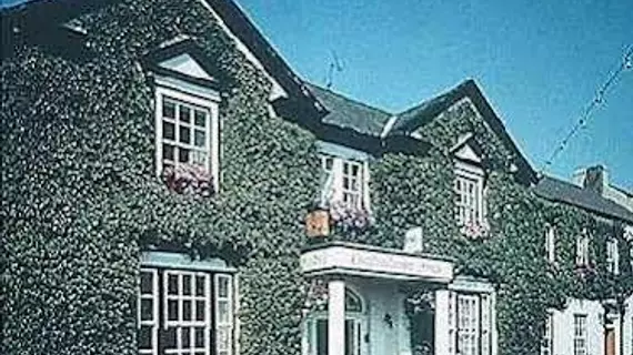 Londonderry Arms Hotel | Kuzey İrlanda - Antrim (kontluk) - Ballymena - Carnlough