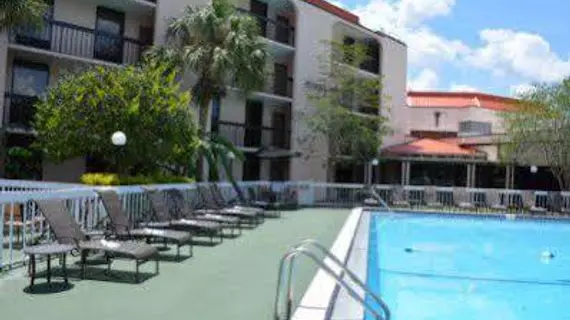 Quality Inn Universal Studios | Florida - Orlando (ve civarı) - Orlando - Kum Gölü