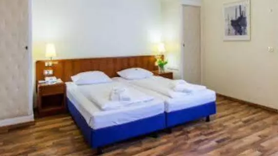 Hotel Monopol | Hessen - Frankfurt (ve civarı) - Frankfurt - Gutleutviertel