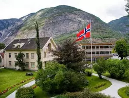 Lindstrøm Hotel | Sogn og Fjordane (kontluk) - Laerdal - Lærdalsøyri