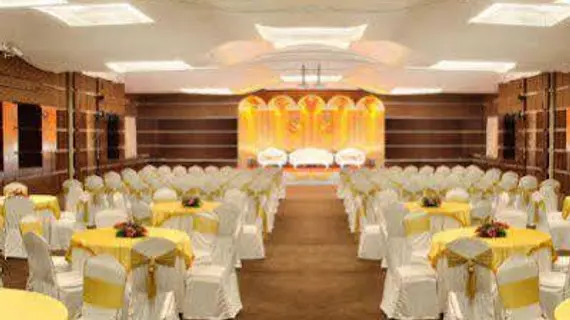 Ramada Powai Hotel & Convention Centre | Maharaştra - Raigad - Bombay (ve civarı) - Bombay - Powai