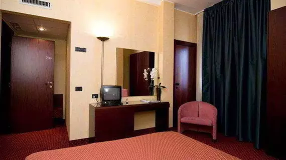 Hotel Boston | Puglia - Bari (il) - Bari - Bari Kent Merkezi