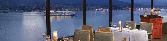 Pinnacle Hotel Vancouver Harbourfront | Britanya Kolombiyası - Vancouver (ve civarı) - Vancouver - Vancouver Waterfront - Vancouver Şehir Merkezi