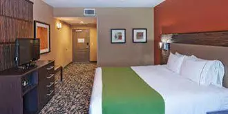 Holiday Inn Express & Suites North Dallas at Preston