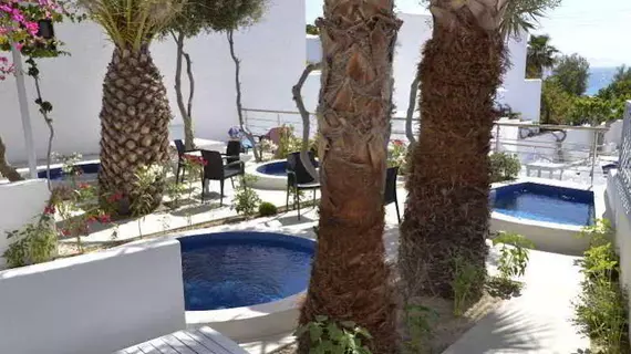 RK BEACH HOTEL | Ege Adaları - Santorini