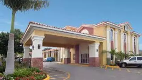 Quality Inn Midtown | Florida - Tampa (ve civarı) - Tampa