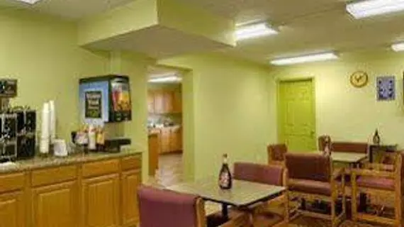 Days Inn and Suites Springfield | Missouri - Springfield (ve civarı) - Springfield