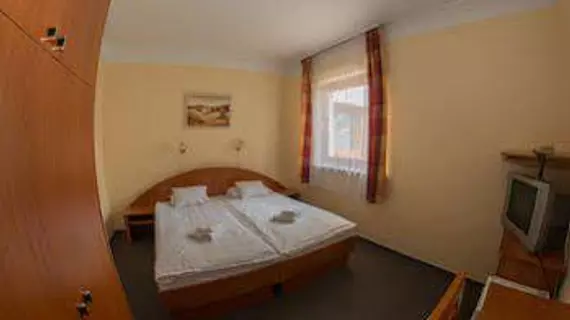 Homoky Hotel Bestline | Pest County - Budapeşte (ve civarı) - Soroksar