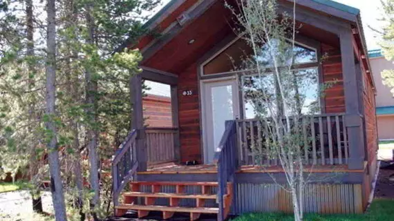 Explorer Cabins at Yellowstone | Montana - West Yellowstone - West Yellowstone