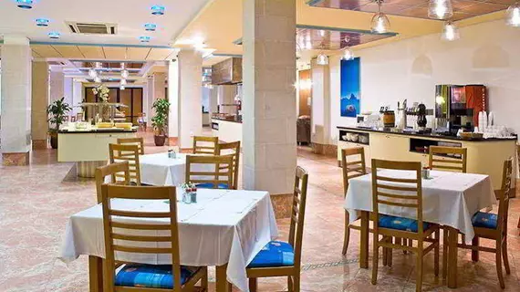 Aparthotel Rosamar | Balearic Adaları - İbiza Adası - Sant Antoni de Portmany - Cala de Bou