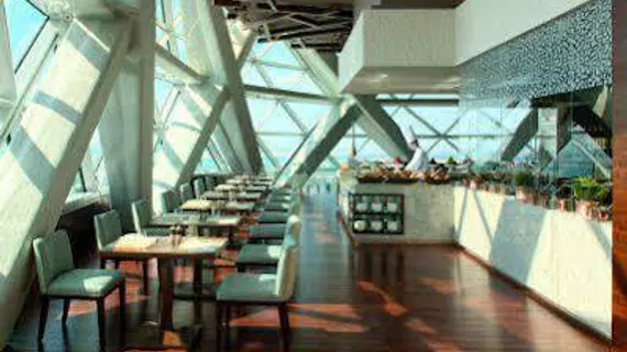 Hyatt Capital Gate Hotel | Abu Dabi