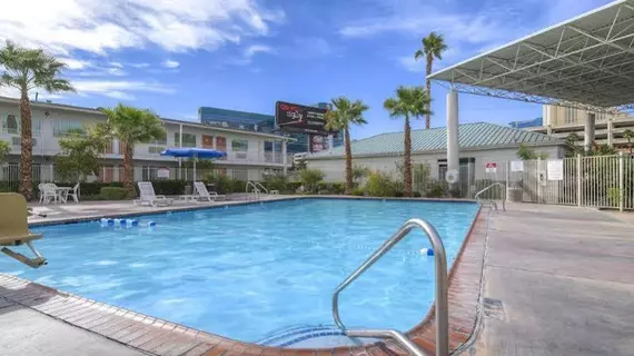 Motel 6 Las Vegas Tropicana | Nevada - Clark County - Las Vegas (ve civarı) - Las Vegas - Paradise