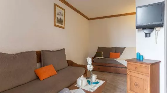 Residence Pierre and Vacances Les Bergers | Auvergne-Rhone-Alpes - Isere - Huez