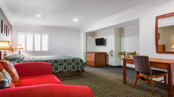 Motel 6 Anaheim - Convention Center | Kaliforniya - Orange County - Anaheim - Anaheim Resort