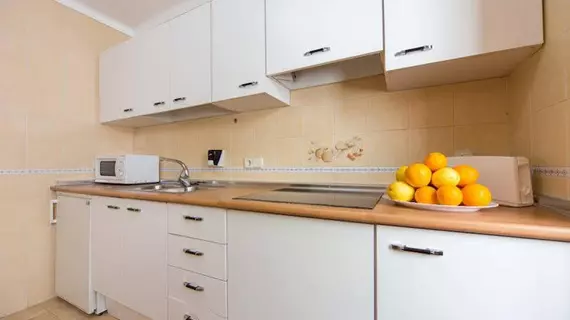 Apartamentos Carlos V | Balearic Adaları - Mayorka Adası - Alcudia