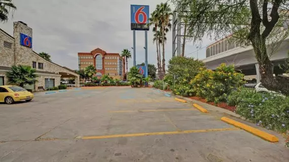 Motel 6 San Antonio Downtown - Market Square | Teksas - San Antonio (ve civarı) - San Antonio