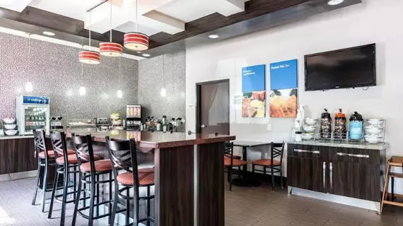 Comfort Inn & Suites Mansfield | Louisiana - Mansfield