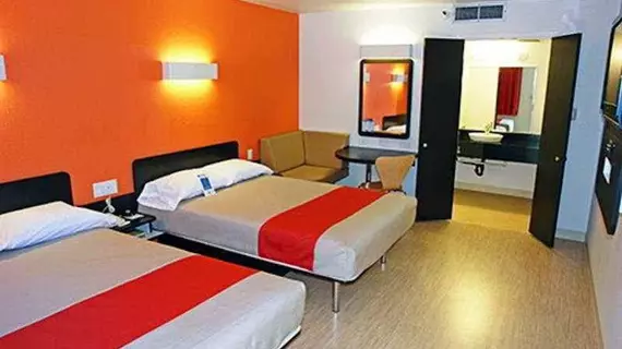 Motel 6 Santa Barbara - Carpinteria South | Kaliforniya - Santa Barbara (ve civarı) - Carpinteria