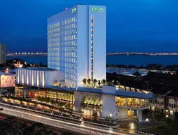 Eastin Hotel Penang | Penang - George Town - Kampong Batu Uban - Kampung Sungai Nibong