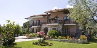 Nikoleta Luxury Villa