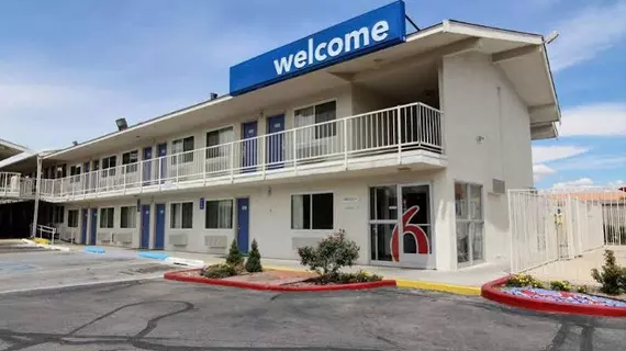 Super 8 Motel - Albuquerque/Midtown | New Mexico - Albuquerque (ve civarı) - Albuquerque - Albuquerque Merkezi