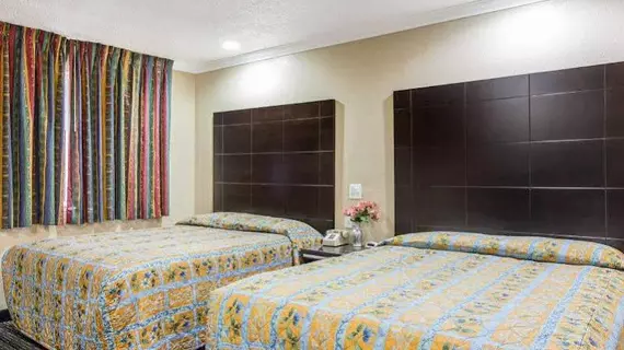 Rodeway Inn San Bernardino | Kaliforniya - San Bernardino County - San Bernardino (ve civarı) - San Bernardino