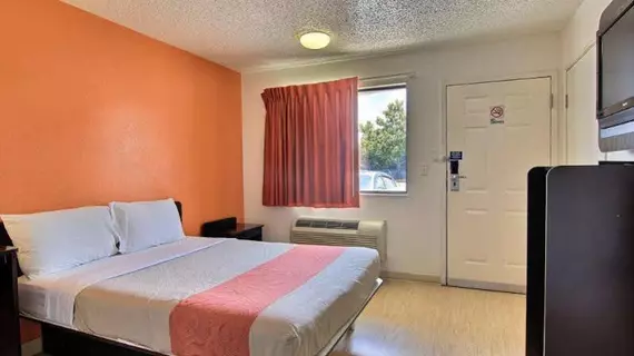 Motel 6 Austin Central - North | Teksas - Austin (ve civarı) - Austin