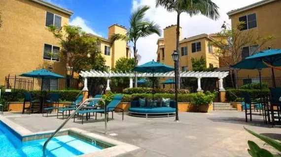 Sunshine Suites at La Jolla | Kaliforniya - San Diego County - San Diego