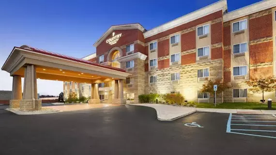 Country Inn & Suites Dearborn | Michigan - Detroit (ve civarı) - Dearborn