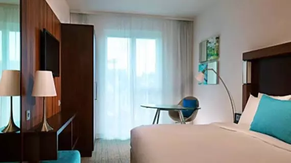 Courtyard by Marriott Cologne | Kuzey Ren-Westfalia - Köln (ve civarı) - Köln - Ren'in Sol Yakası