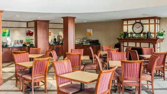 Quality Inn Castleton | Indiana - Indianapolis (ve civarı) - Indianapolis