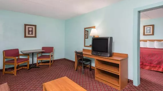 Days Inn and Suites Springfield | Missouri - Springfield (ve civarı) - Springfield