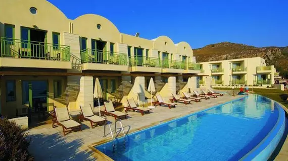 Grand Bay Beach Resort | Girit Adası - Hanya (bölge) - Platanias - Minothiana