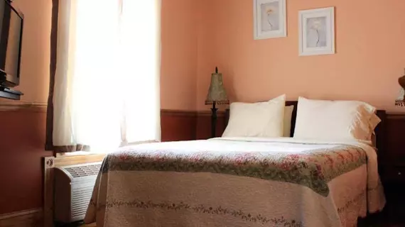 The Victorian-Candle Bed & Breakfast | Maryland - Hollywood