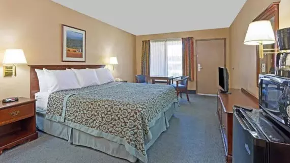 Days Inn Fontana / Rialto | Kaliforniya - San Bernardino County - San Bernardino (ve civarı) - Rialto