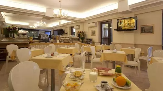 Hotel Galileo | Lazio - Roma (ve civarı) - Roma Kent Merkezi - Rione XVIII Castro Pretorio