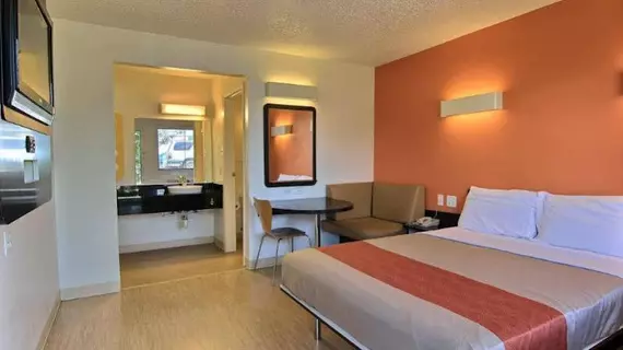 Motel 6 Austin Central - North | Teksas - Austin (ve civarı) - Austin